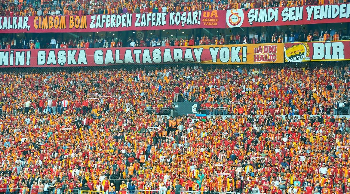 Galatasaraydan tarihi karar TT Stadyumunda...