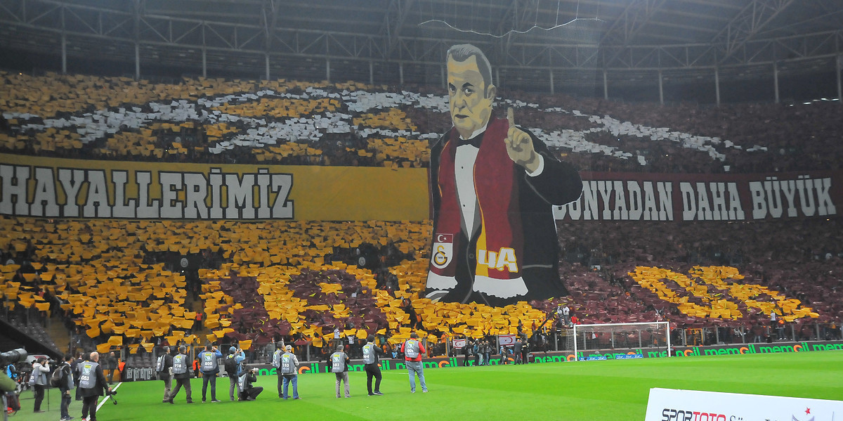 Galatasaraydan tarihi karar TT Stadyumunda...