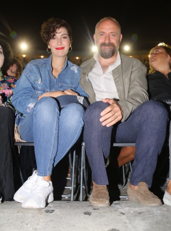 Harbiyeye ünlü akını