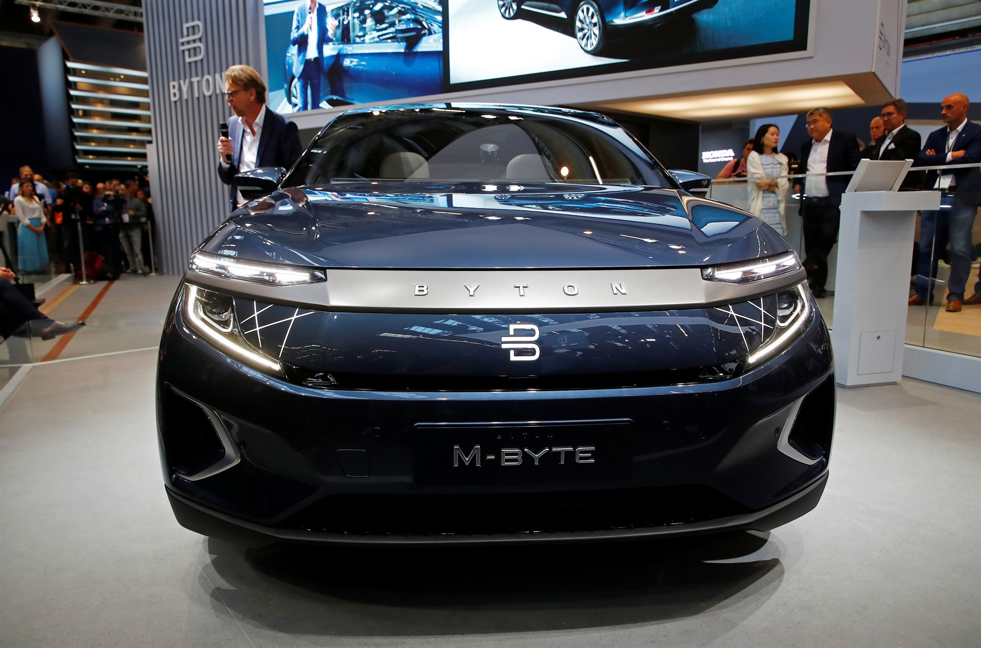 Dev fuara sayılı günler kaldı İşte yeni otomobillerin ilk görüntüleri