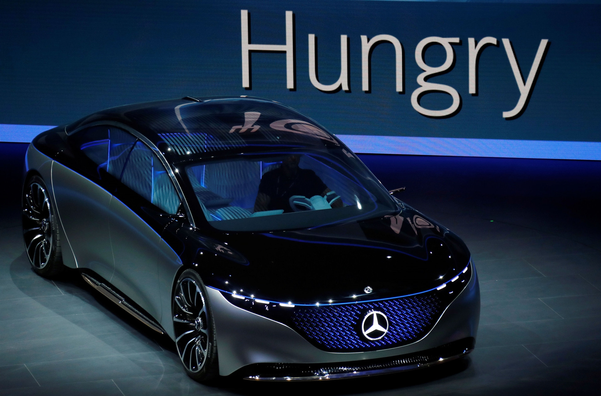 Dev fuara sayılı günler kaldı İşte yeni otomobillerin ilk görüntüleri