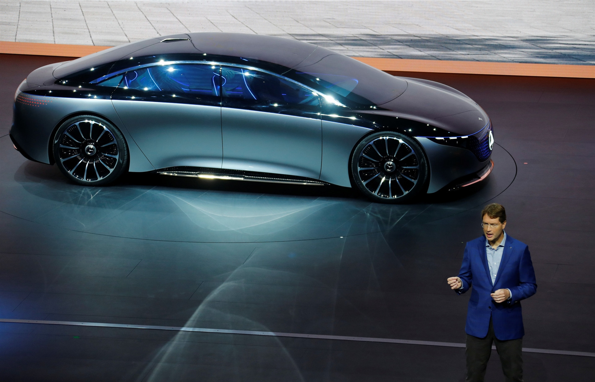 Dev fuara sayılı günler kaldı İşte yeni otomobillerin ilk görüntüleri