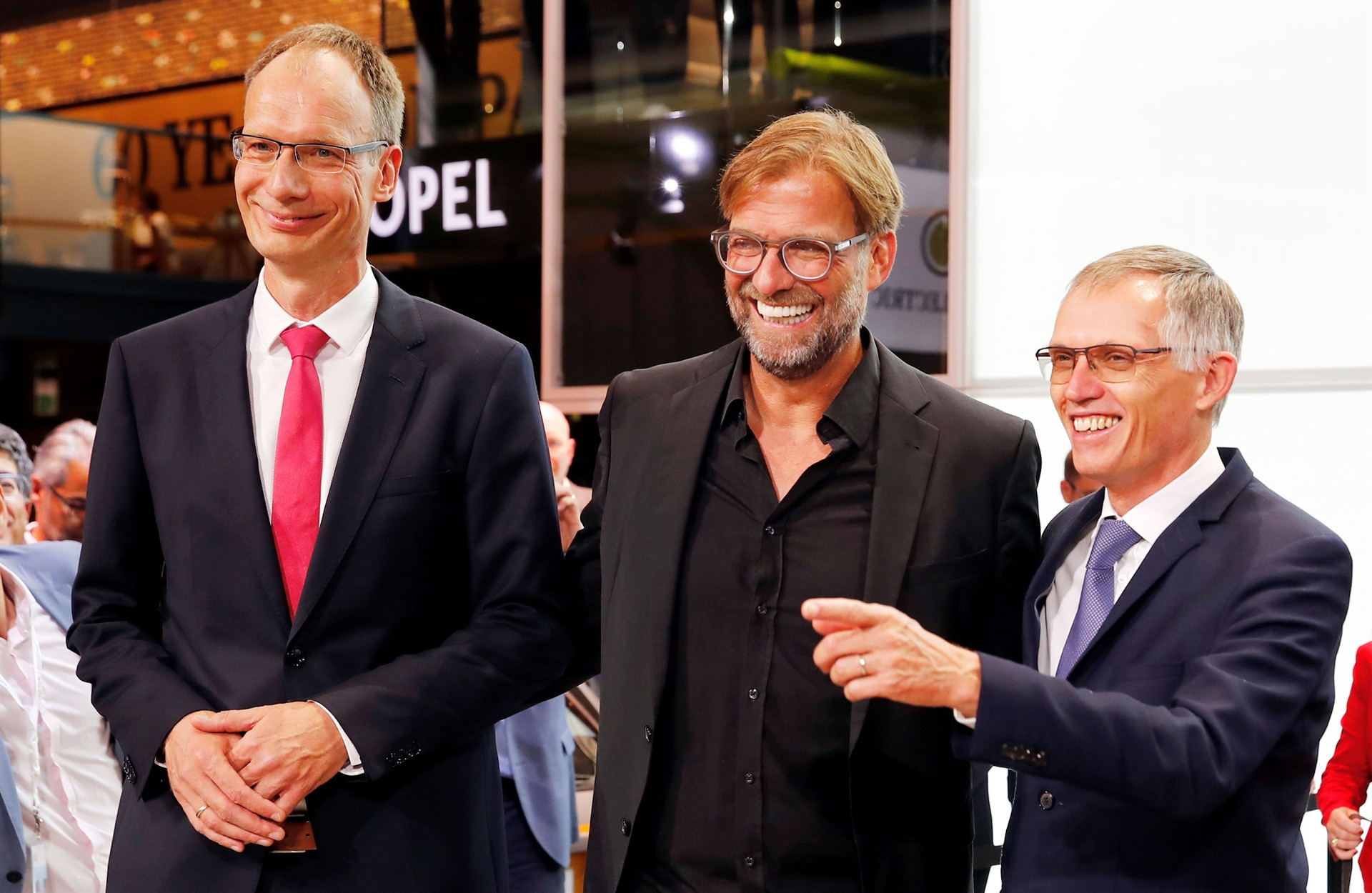 Dev fuara sayılı günler kaldı İşte yeni otomobillerin ilk görüntüleri