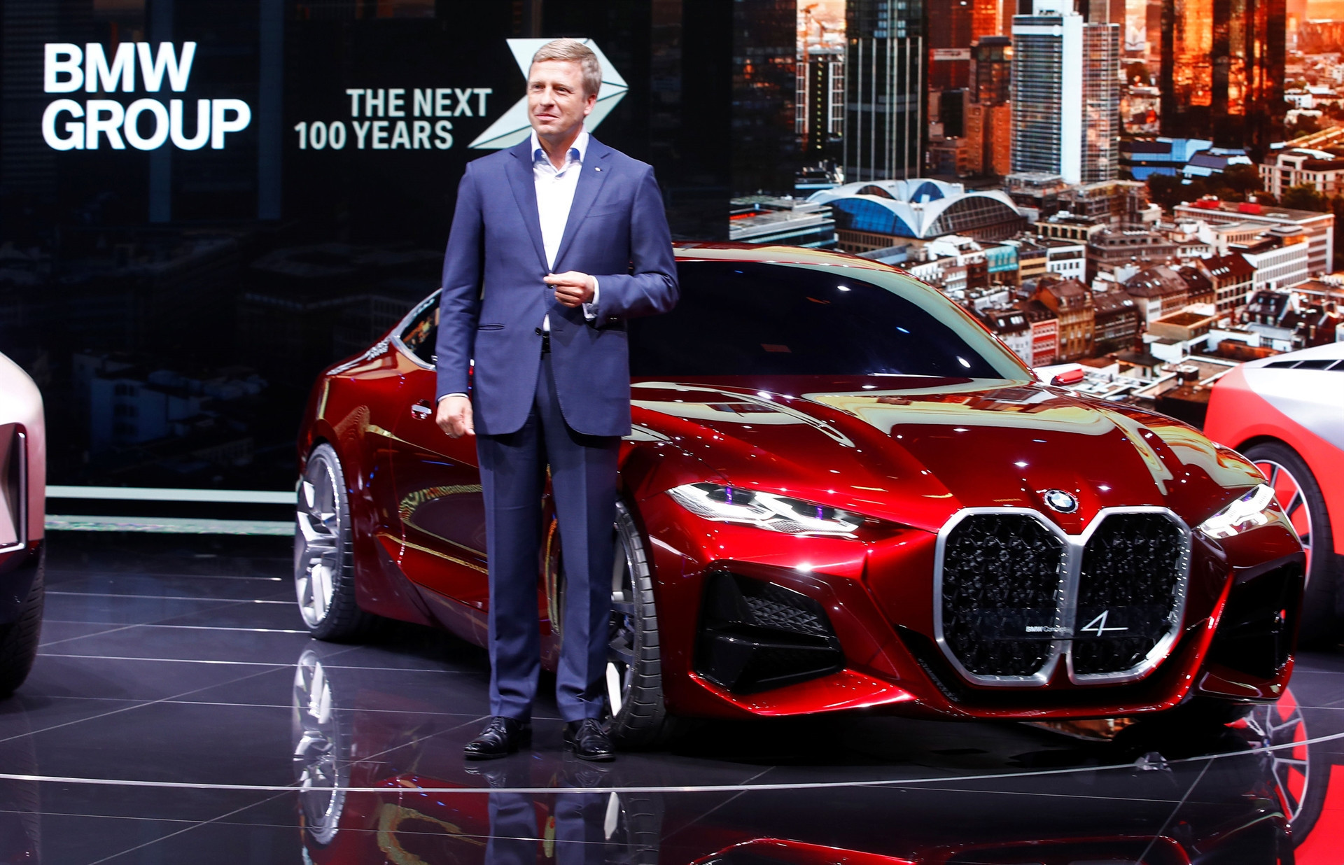 Dev fuara sayılı günler kaldı İşte yeni otomobillerin ilk görüntüleri