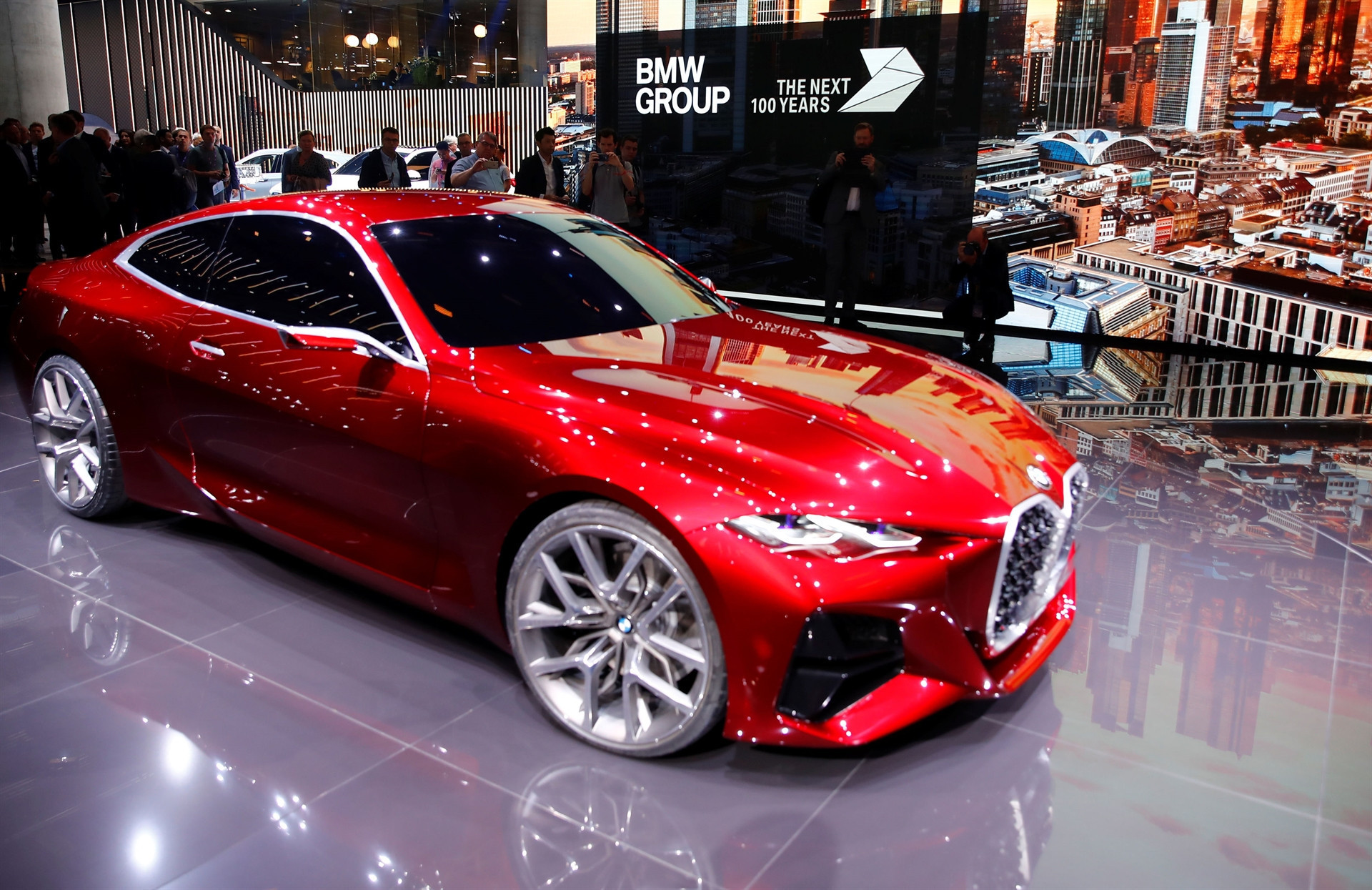 Dev fuara sayılı günler kaldı İşte yeni otomobillerin ilk görüntüleri