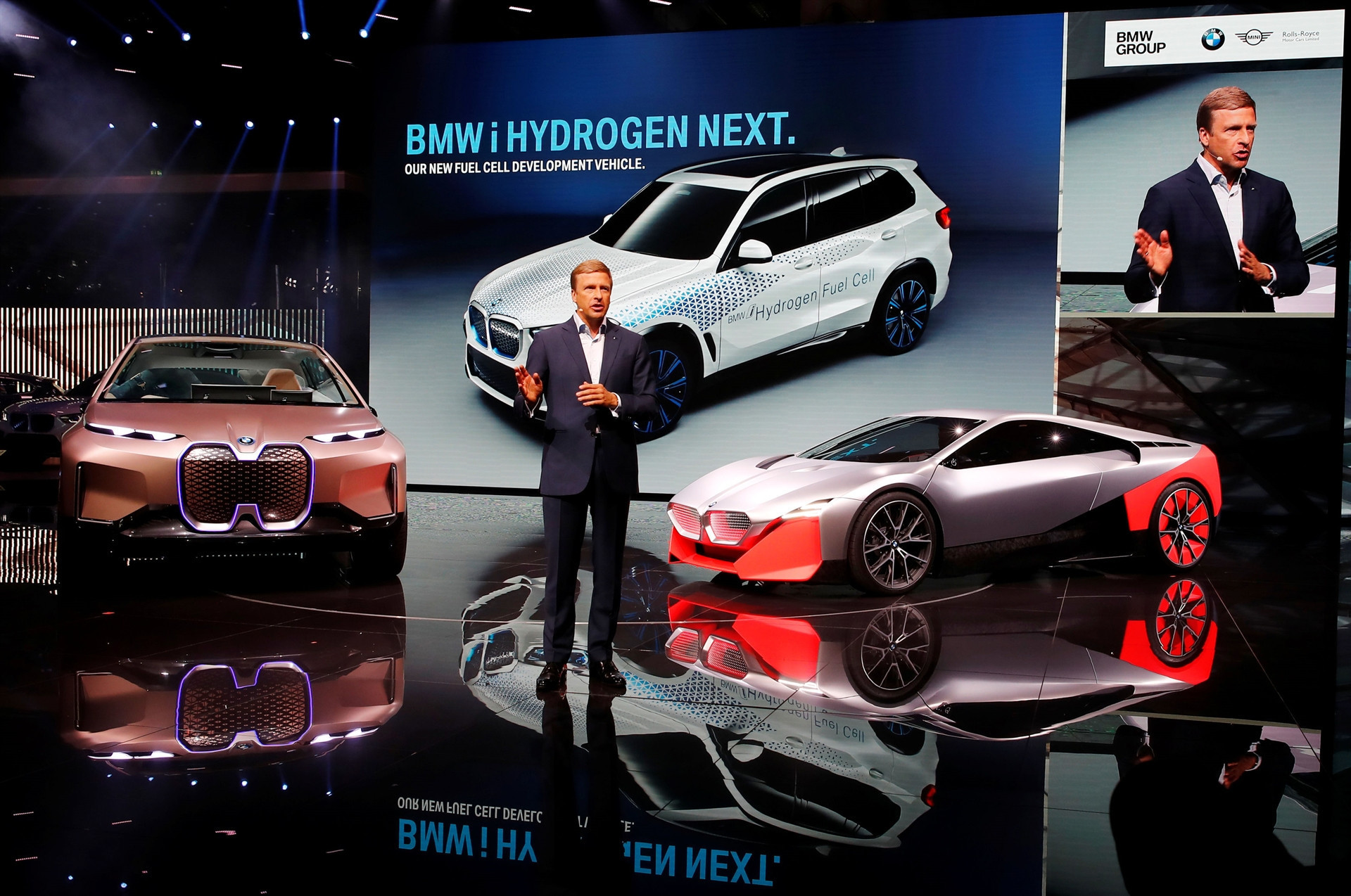 Dev fuara sayılı günler kaldı İşte yeni otomobillerin ilk görüntüleri