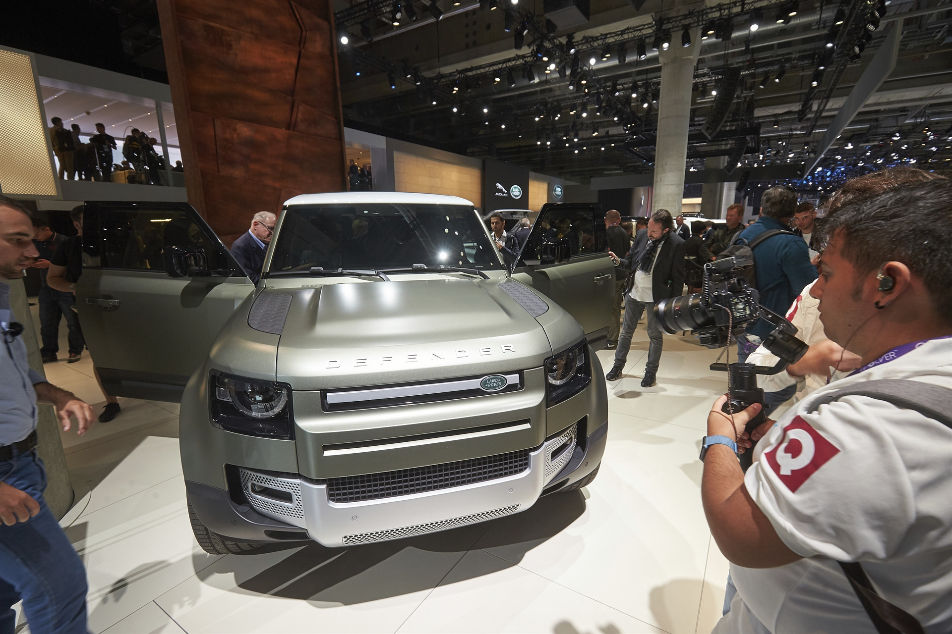 Dev fuara sayılı günler kaldı İşte yeni otomobillerin ilk görüntüleri