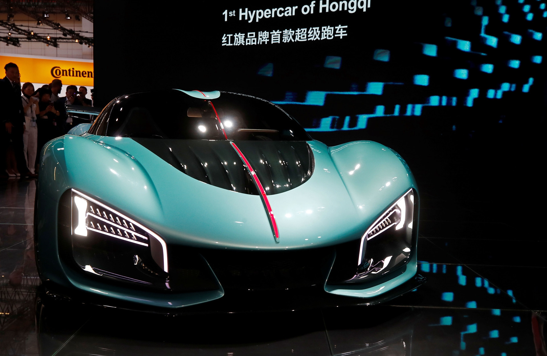 Dev fuara sayılı günler kaldı İşte yeni otomobillerin ilk görüntüleri