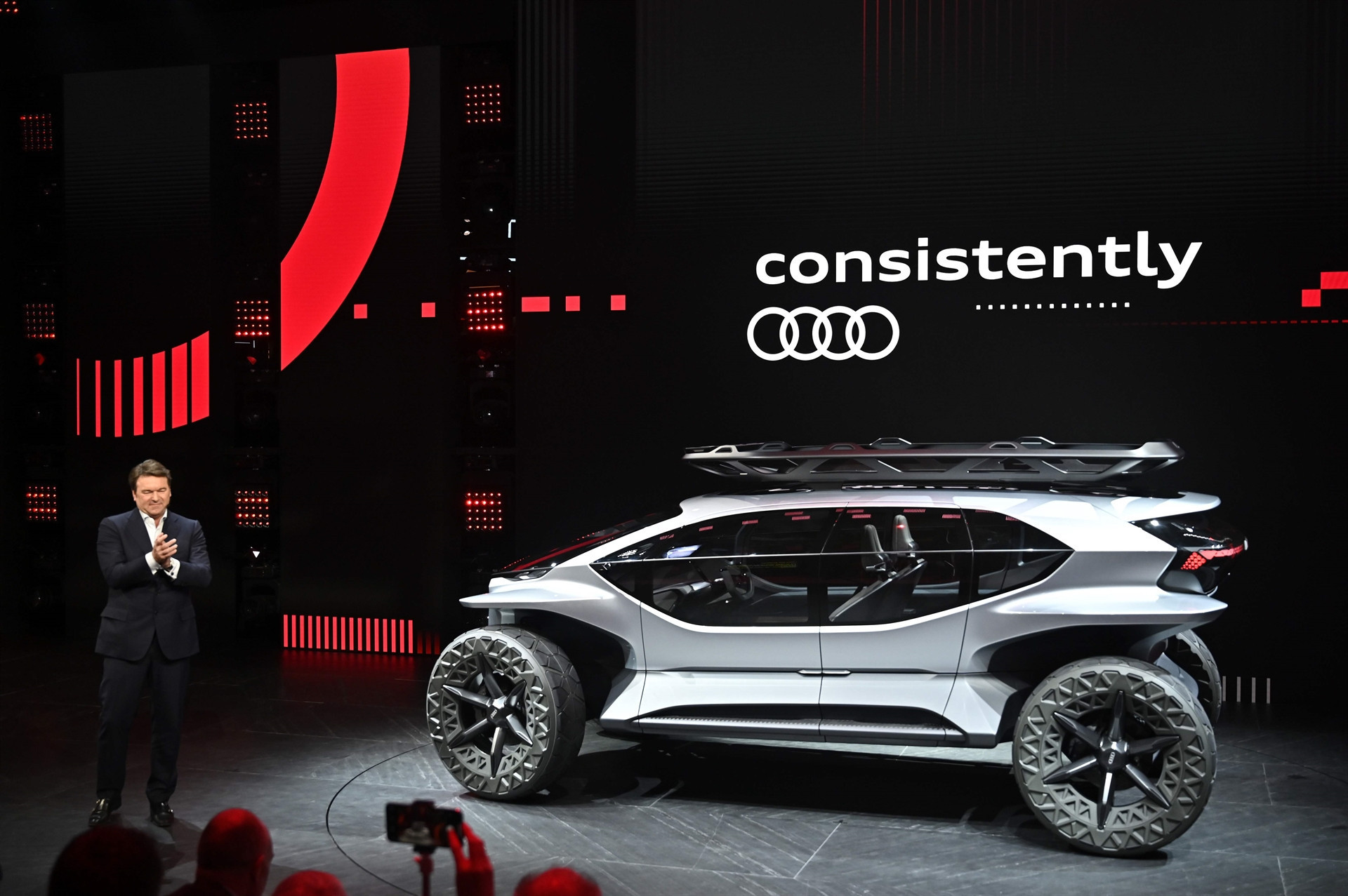 Dev fuara sayılı günler kaldı İşte yeni otomobillerin ilk görüntüleri