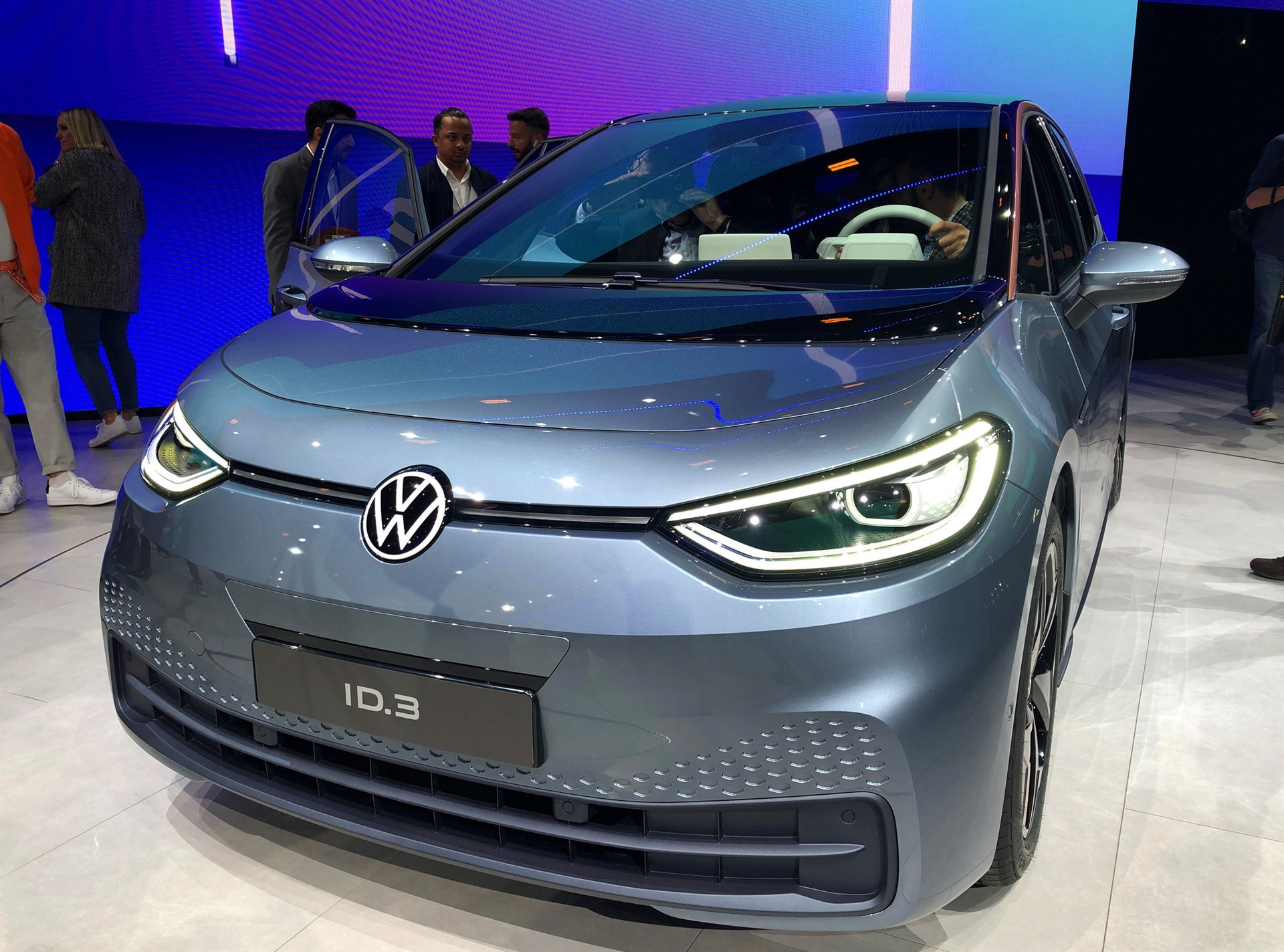 Dev fuara sayılı günler kaldı İşte yeni otomobillerin ilk görüntüleri