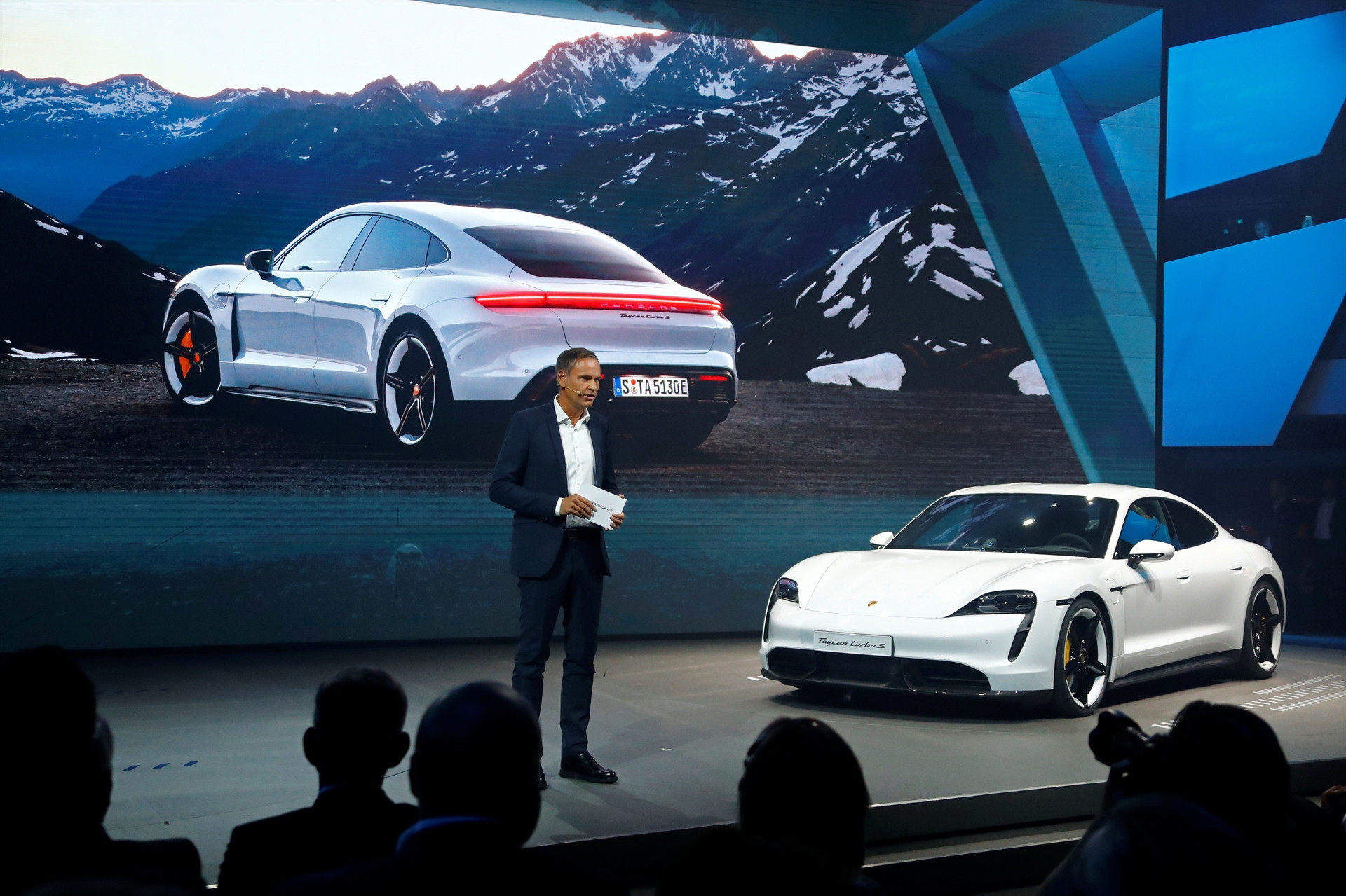 Dev fuara sayılı günler kaldı İşte yeni otomobillerin ilk görüntüleri