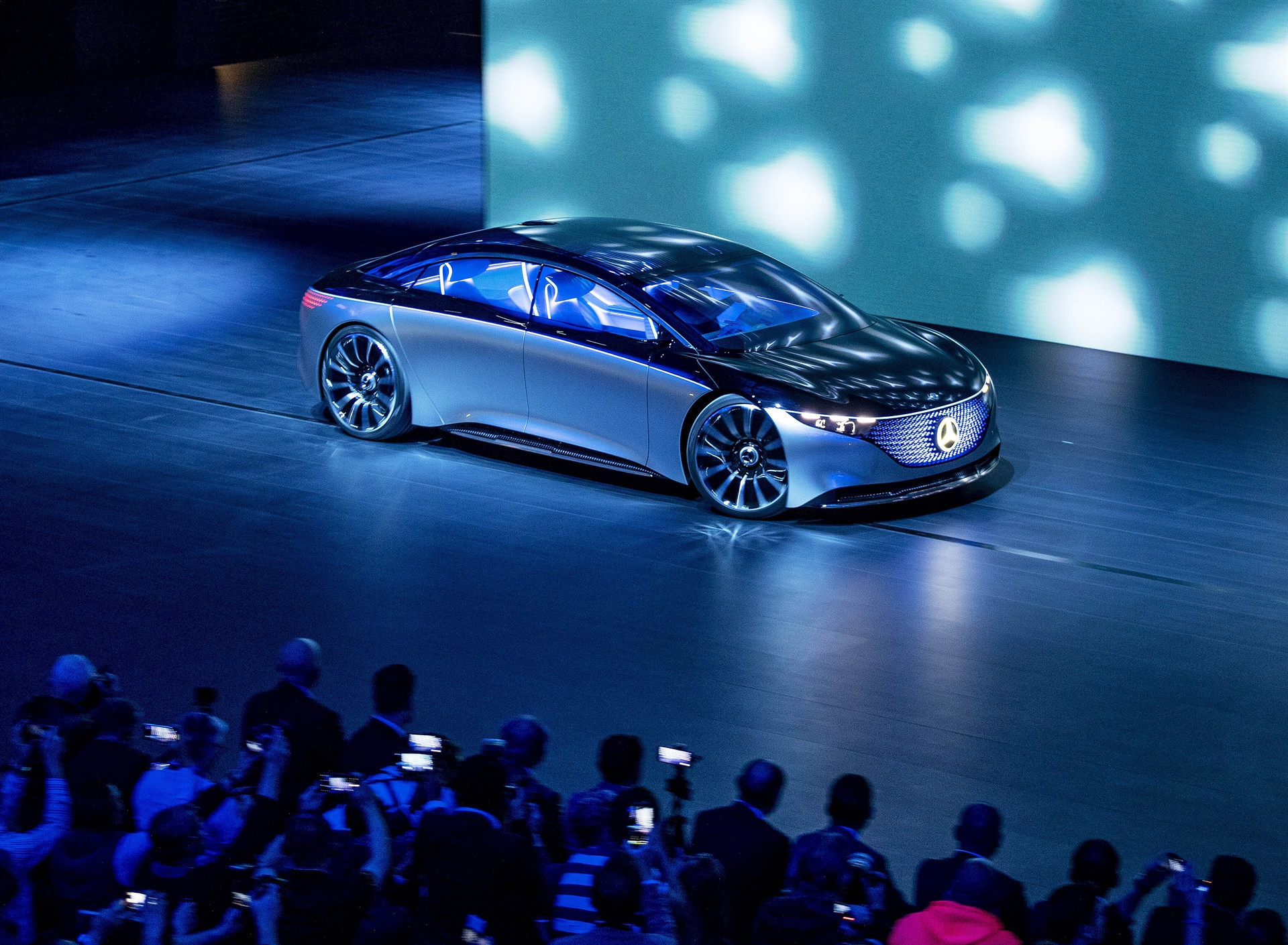 Dev fuara sayılı günler kaldı İşte yeni otomobillerin ilk görüntüleri