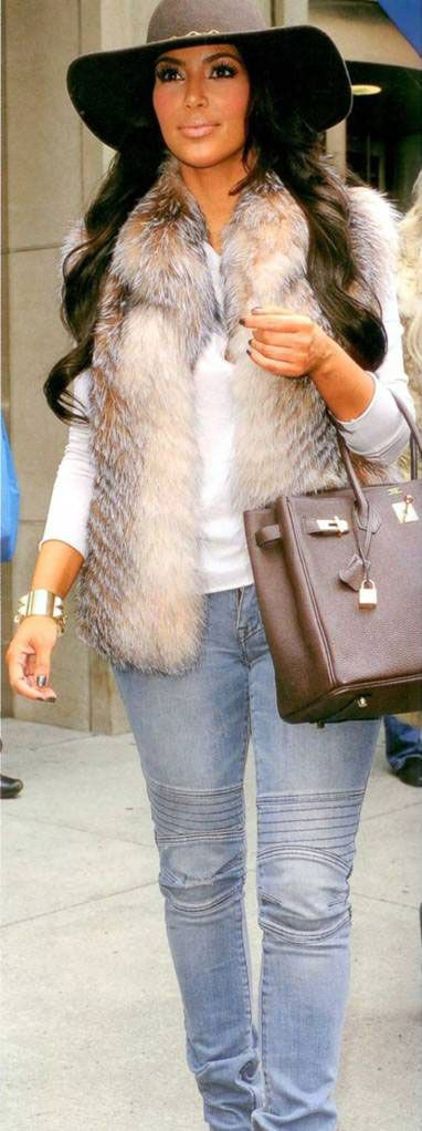 Kim Kardashianın kürk sevdası Kim Kardashianın kürk sevdası