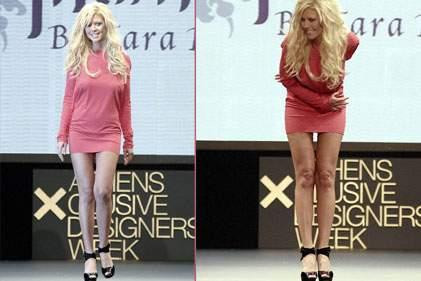 Tara Reid kendi defilesinde