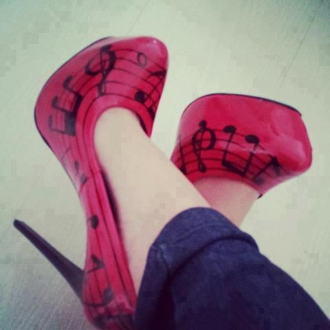 Kırmızı Ayakkabılar