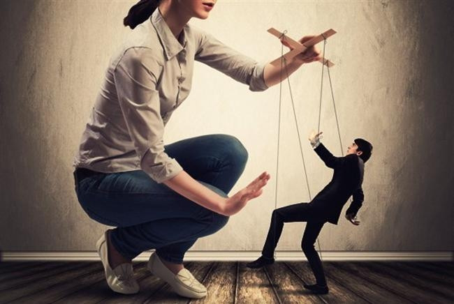 Sevgilisinin Kişiliğini Değiştirmek İsteyen Kadın