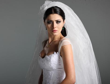 İffet dizisi kadrosundan fotoğraflar