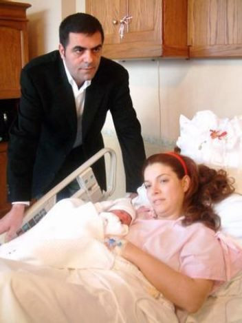 Tolgahan  Sayışman ve Almeda Abazinin kızlarından fotoğraf geldi  İlk buluşma...