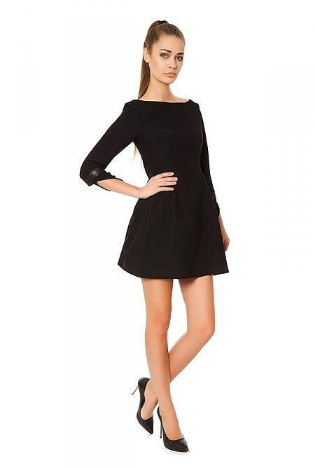 Anlam Yüklü 17 Kadın Elbisesi