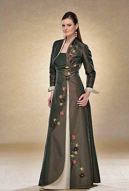 Anlam Yüklü 17 Kadın Elbisesi