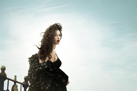 Monica Belluci Vanity Fair kapağında