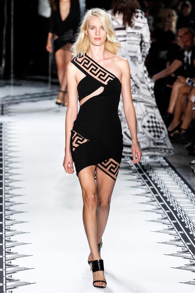 Versace 2015 İlkbahar-Yaz Koleksiyonu