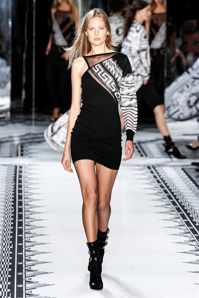 Versace 2015 İlkbahar-Yaz Koleksiyonu
