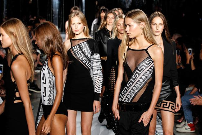 Versace 2015 İlkbahar-Yaz Koleksiyonu