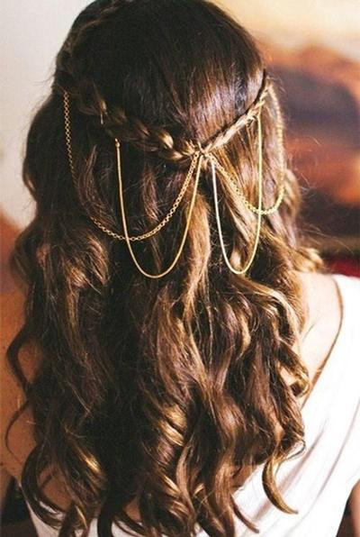 Kolaylıkla Yapabileceğiniz Yılbaşı Saç Modelleri