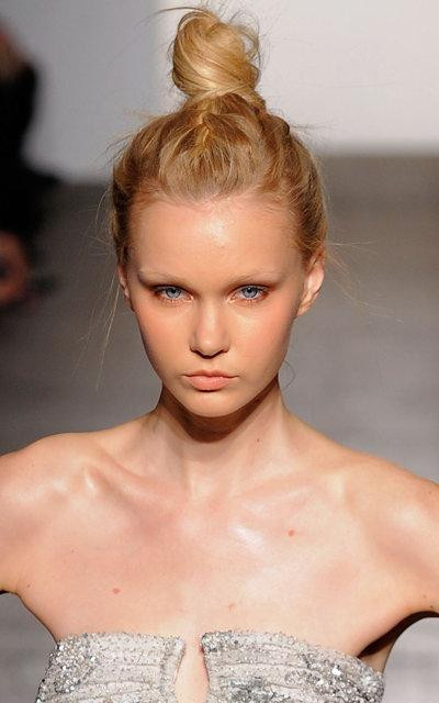 Kolaylıkla Yapabileceğiniz Yılbaşı Saç Modelleri