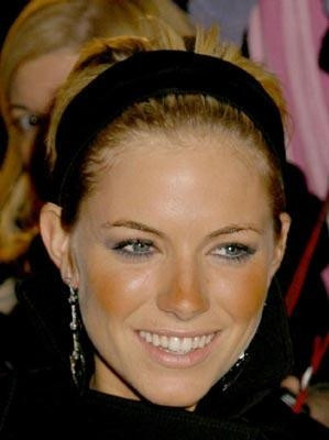 Ünlülerin Dehşet Veren Makyaj Hataları