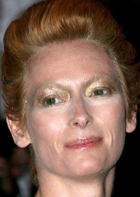 Ünlülerin Dehşet Veren Makyaj Hataları