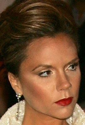 Ünlülerin Dehşet Veren Makyaj Hataları