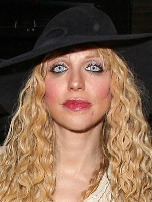 Ünlülerin Dehşet Veren Makyaj Hataları