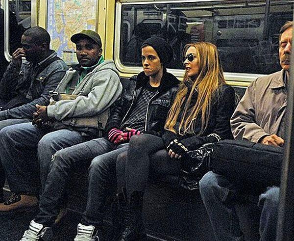 Halkın Arasına Karışan Metrodaki 30 Ünlü