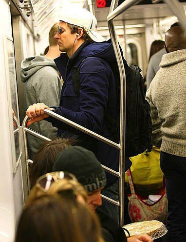 Halkın Arasına Karışan Metrodaki 30 Ünlü