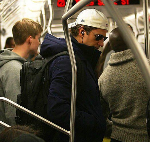 Halkın Arasına Karışan Metrodaki 30 Ünlü
