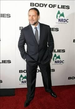 RUSSEL CROWE