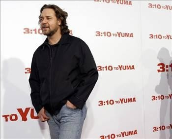 RUSSEL CROWE