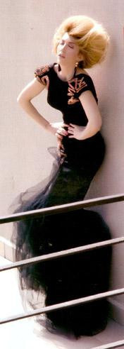 Yeni yılda çıkaracağı yeni albümün hazırlıklarına şimdiden başlayan Hande Yener dünü, bugünü ve yarını anlattı. Evlilik konusunda umutsuz olan Yener, artık yüreğinin kapılarını aşka açtığını müjdeledi. Yeni yılda çıkaracağı yeni albümün hazırlıklarına şimdiden başlayan Hande Yener dünü, bugünü ve yarını anlattı. Evlilik konusunda umutsuz olan Yener, artık yüreğinin kapılarını aşka açtığını müjdeledi.