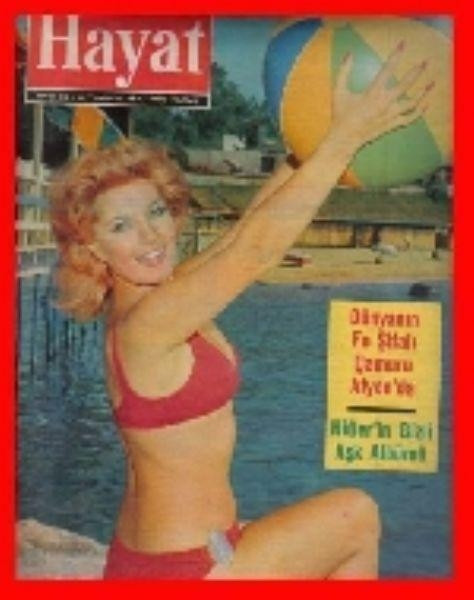 Efsane şarkıcılardan erotik pozlar