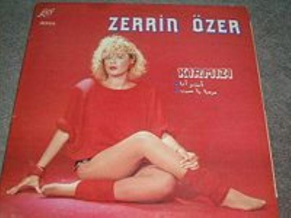 Efsane şarkıcılardan erotik pozlar