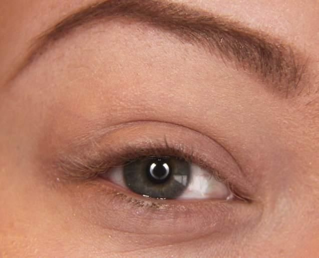 Işıltılı göz makyajı nasıl yapılır