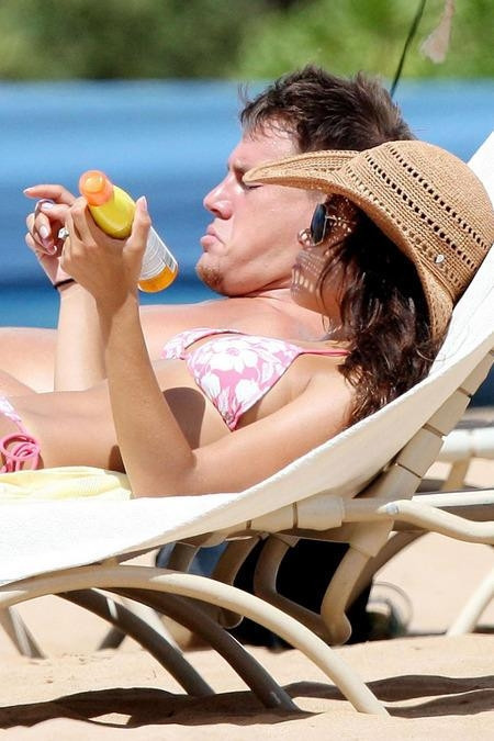 Jenna Dewan bikinisiyle nefes kesti