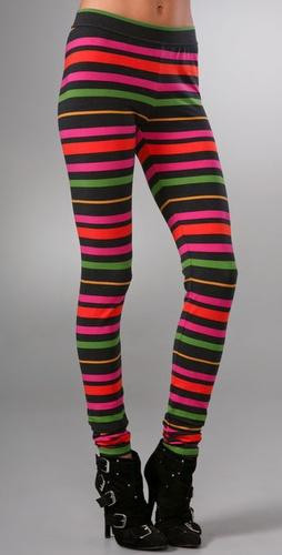 Desenli ve renkli bacaklar heyecanlandırıyor