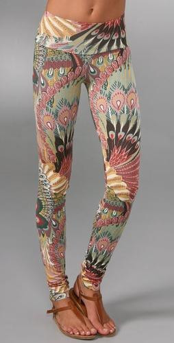 Desenli ve renkli bacaklar heyecanlandırıyor