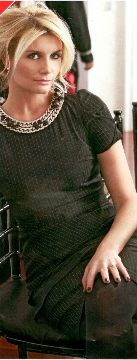 Öncelikle sağlık başta olmak üzere ailem ile mutlu, huzurlu ve güzel bir yıl geçirmeyi arzu ediyorum.Begüm Şen