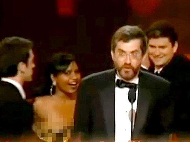 Ooops Elbiselerine sahip çıkamayan ünlüler Ooops Elbiselerine sahip çıkamayan ünlüler