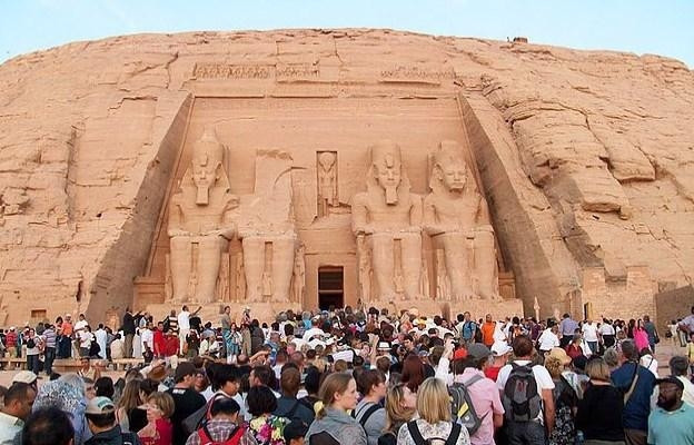 Turistik Gezilerde Hayaller ve Gerçekler