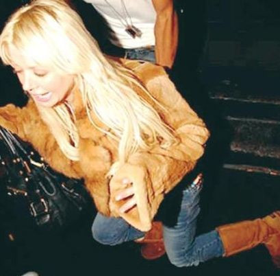 Ünlüler de düşer